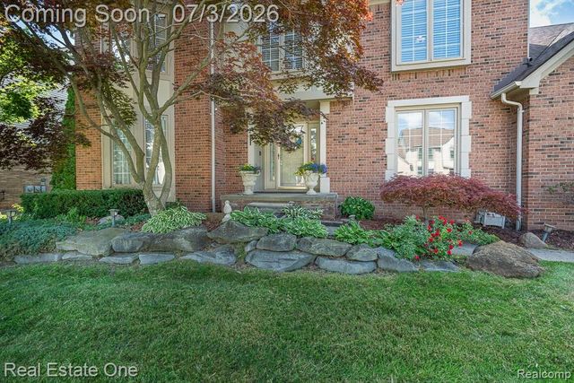 6489 Shoreline Drive, Troy, MI 48085