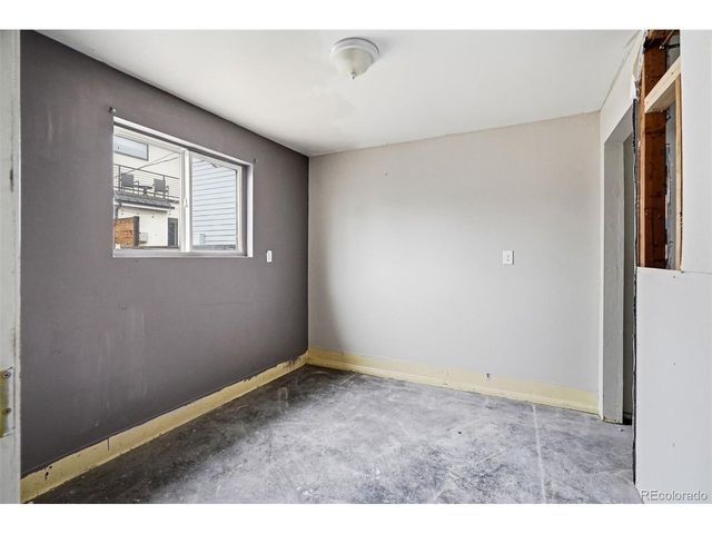 5596 S Sycamore St, Littleton, CO 80120