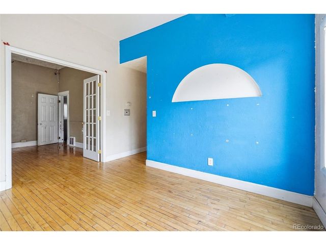 5596 S Sycamore St, Littleton, CO 80120