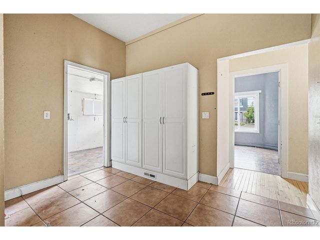 5596 S Sycamore St, Littleton, CO 80120