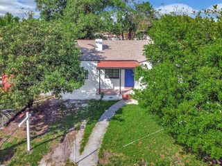 547 NW 49th St A, Miami, FL 33127