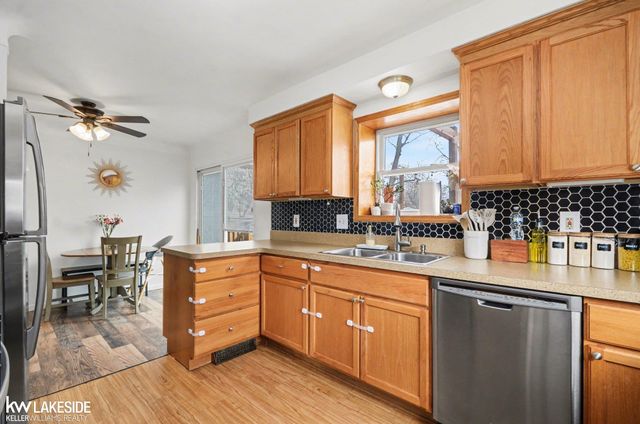 14921 Eleanor Avenue, Warren, MI 48089