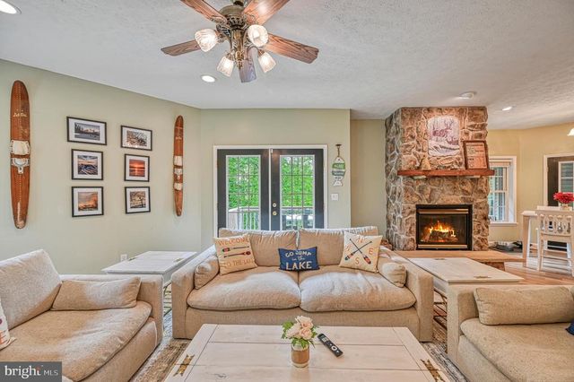 520 OAK GROVE DR, Mineral, VA 23117
