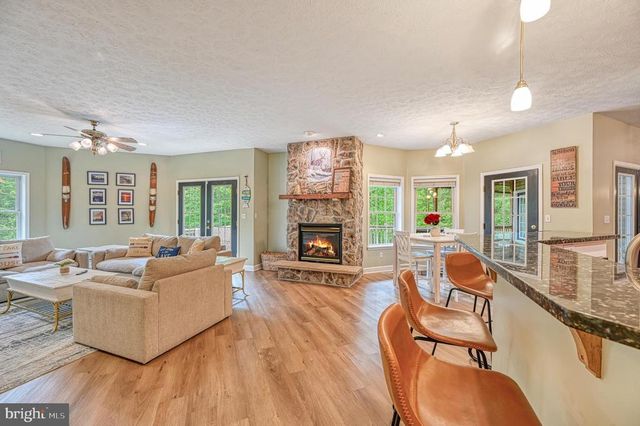 520 OAK GROVE DR, Mineral, VA 23117