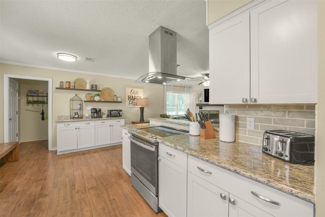 32047 S Wiggins Street, Magnolia, TX 77355