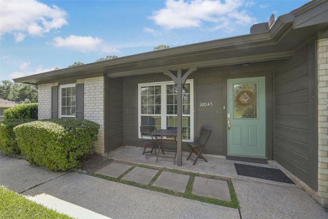 32047 S Wiggins Street, Magnolia, TX 77355