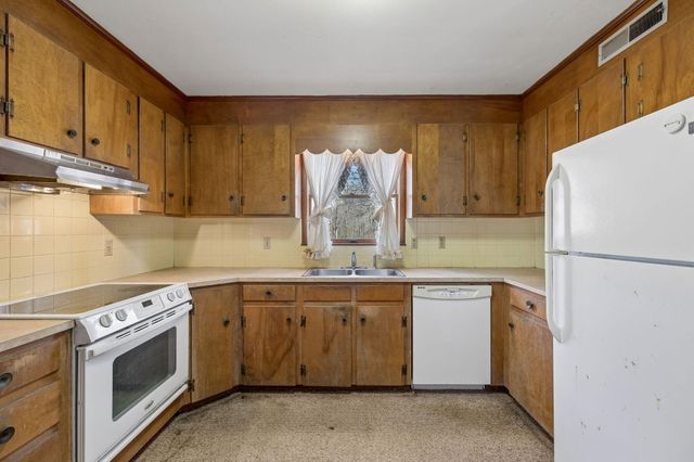 766 Bowling Alley Road, Manchester, TN 37355