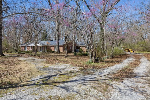 766 Bowling Alley Road, Manchester, TN 37355