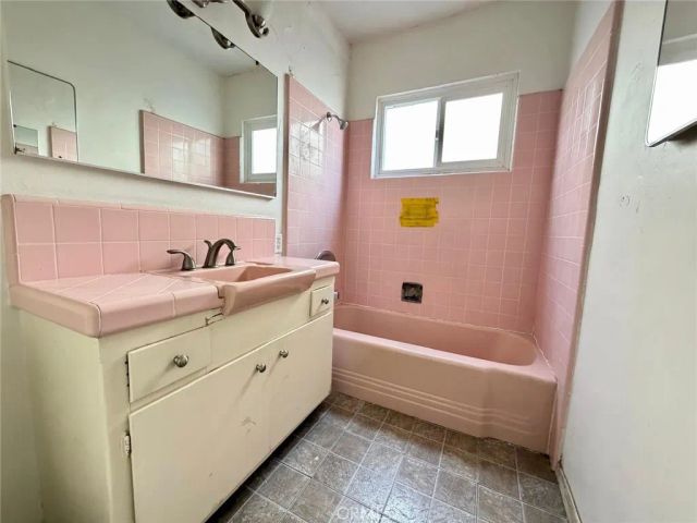 528 Cedar Boulevard 1F, Long Beach, CA 90802