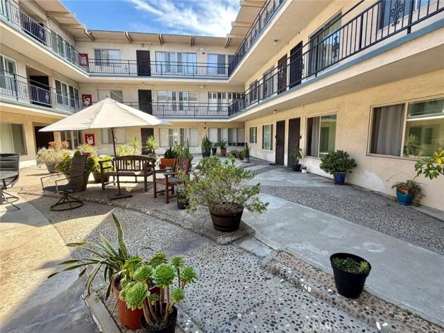 528 Cedar Boulevard 1F, Long Beach, CA 90802