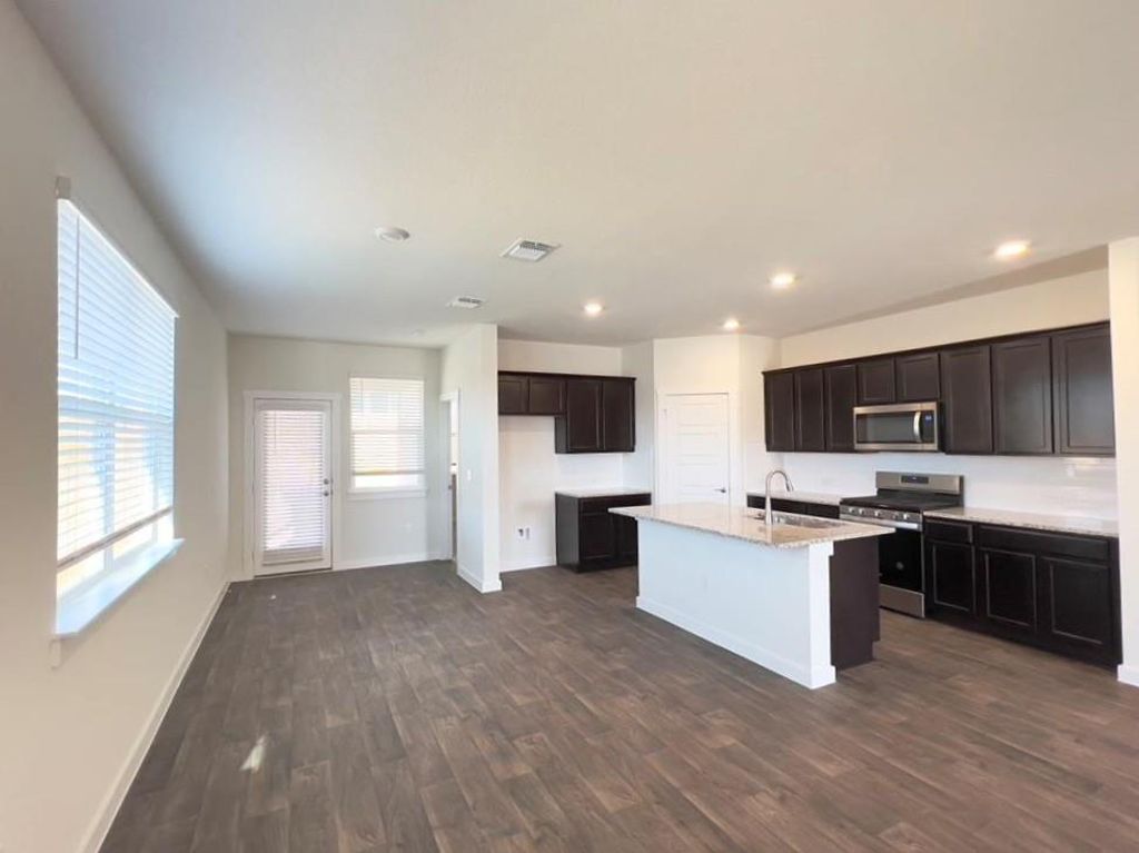 2900 Egan DR, Pflugerville, TX 78660