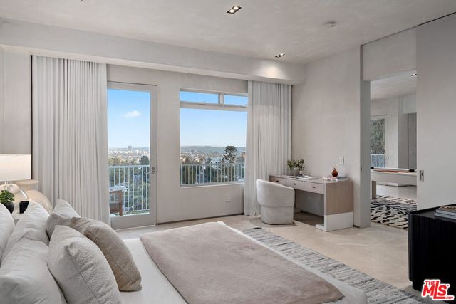 7882 Fareholm Drive, Los Angeles, CA 90046