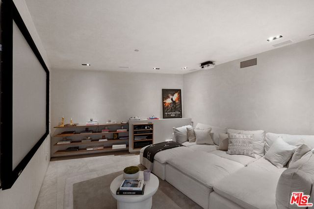 7882 Fareholm Drive, Los Angeles, CA 90046