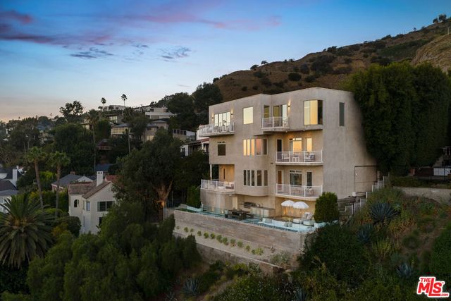 7882 Fareholm Drive, Los Angeles, CA 90046