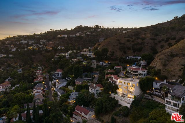 7882 Fareholm Drive, Los Angeles, CA 90046