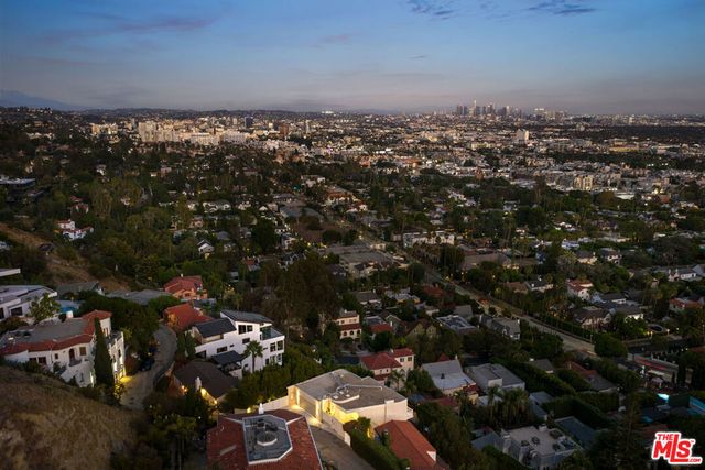 7882 Fareholm Drive, Los Angeles, CA 90046