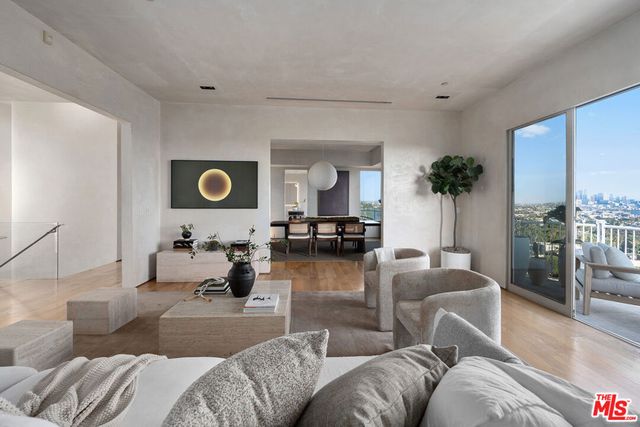 7882 Fareholm Drive, Los Angeles, CA 90046