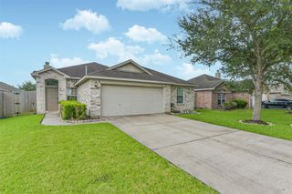 225 Splintered Arrow Drive, La Marque, TX 77568