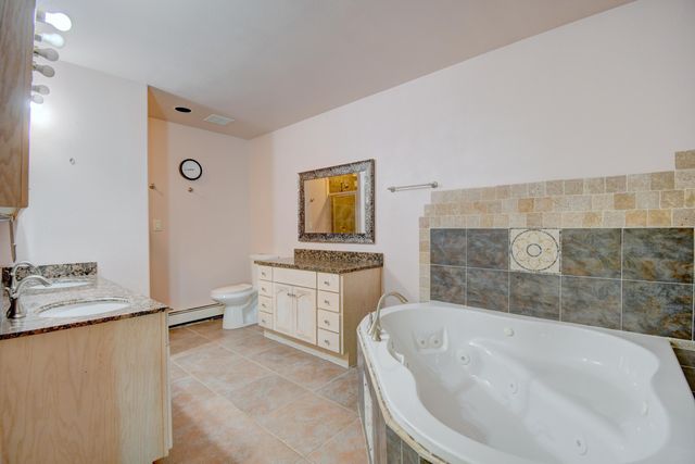 221 64th Street SW, Albuquerque, NM 87121