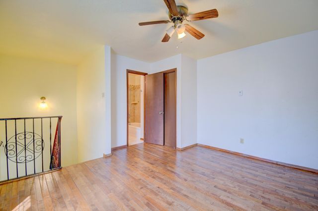 221 64th Street SW, Albuquerque, NM 87121