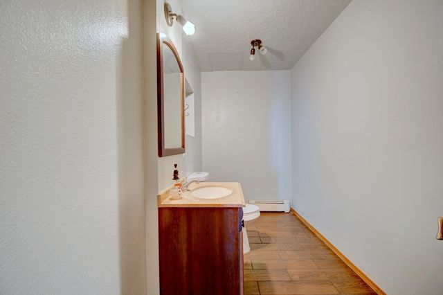 221 64th Street SW, Albuquerque, NM 87121