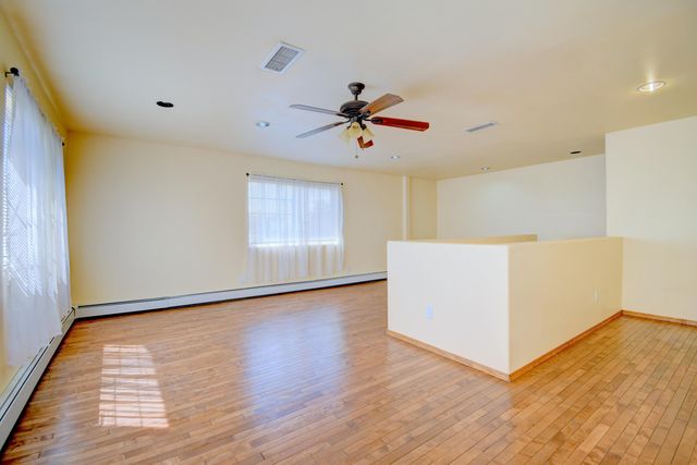 221 64th Street SW, Albuquerque, NM 87121