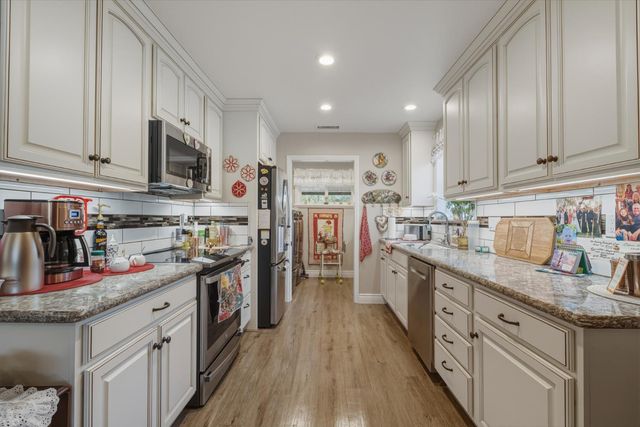 6338 Horseshoe Bar Rd, Loomis, CA 95650