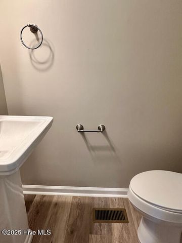 422 Pine Valley Road, Jacksonville, NC 28546