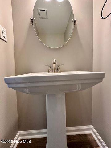 422 Pine Valley Road, Jacksonville, NC 28546