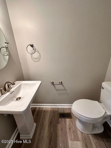 422 Pine Valley Road, Jacksonville, NC 28546