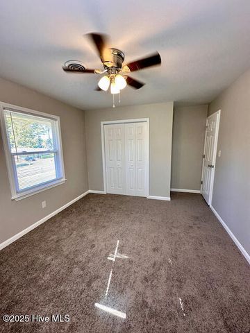 422 Pine Valley Road, Jacksonville, NC 28546