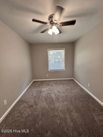 422 Pine Valley Road, Jacksonville, NC 28546