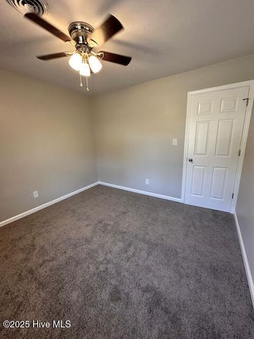 422 Pine Valley Road, Jacksonville, NC 28546