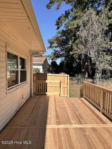 422 Pine Valley Road, Jacksonville, NC 28546