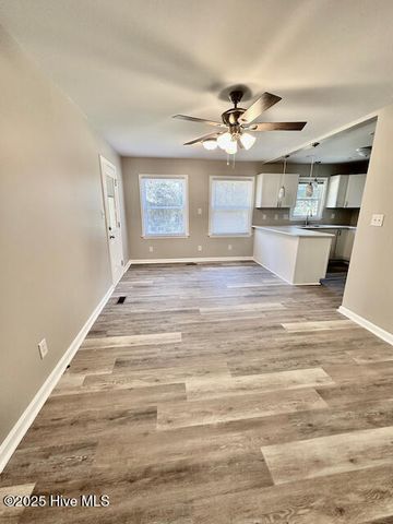 422 Pine Valley Road, Jacksonville, NC 28546