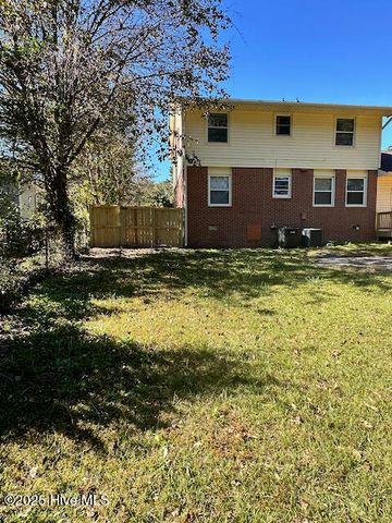 422 Pine Valley Road, Jacksonville, NC 28546