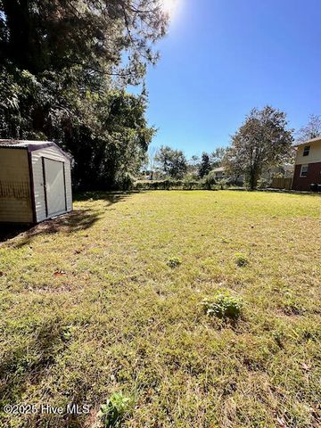 422 Pine Valley Road, Jacksonville, NC 28546