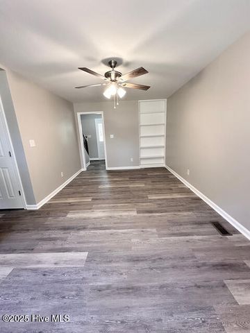 422 Pine Valley Road, Jacksonville, NC 28546