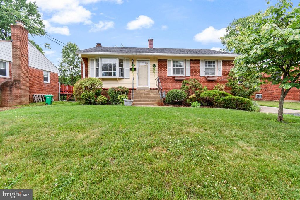 6510 100TH AVE, Lanham, MD 20706