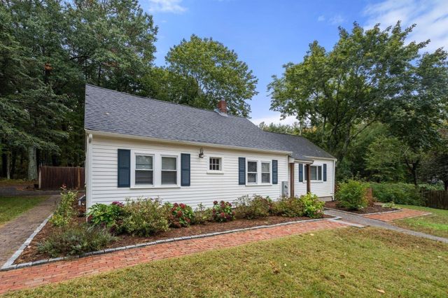 831 Franklin St, Duxbury, MA 02332