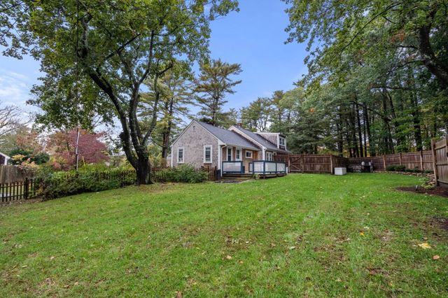 831 Franklin St, Duxbury, MA 02332