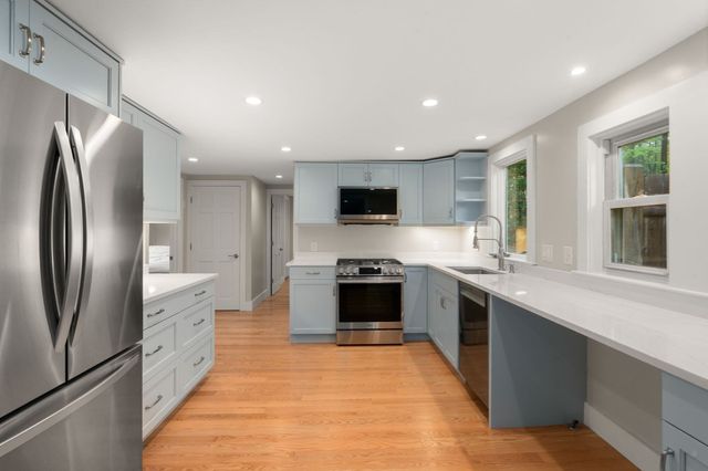 831 Franklin St, Duxbury, MA 02332