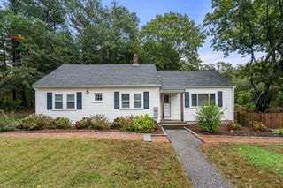 831 Franklin St, Duxbury, MA 02332