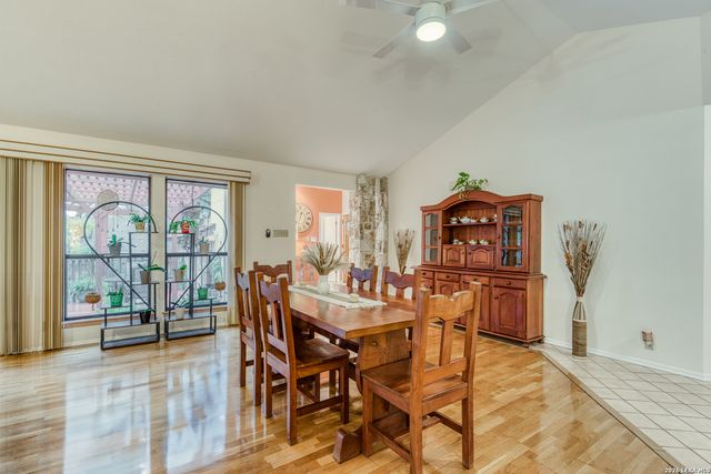 13046 HUNTERS BREEZE ST, San Antonio, TX 78230