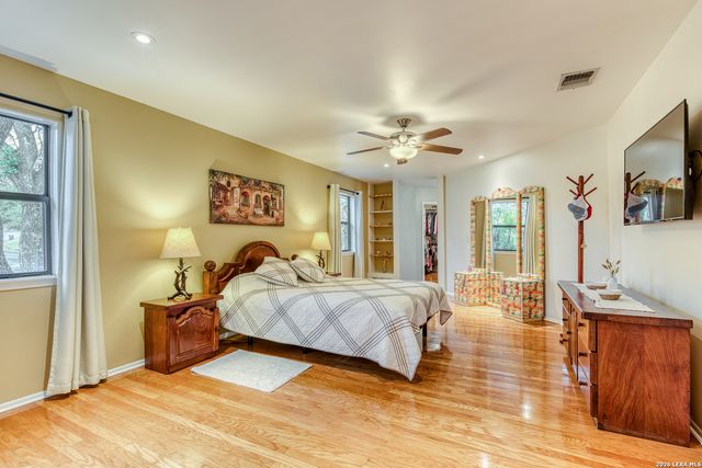 13046 HUNTERS BREEZE ST, San Antonio, TX 78230
