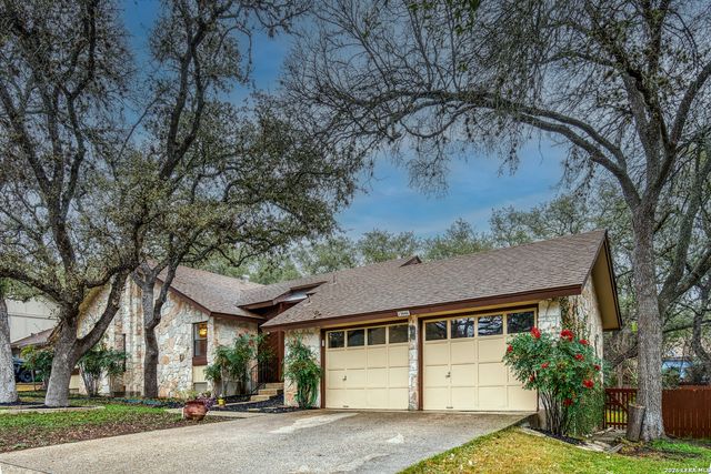 13046 HUNTERS BREEZE ST, San Antonio, TX 78230