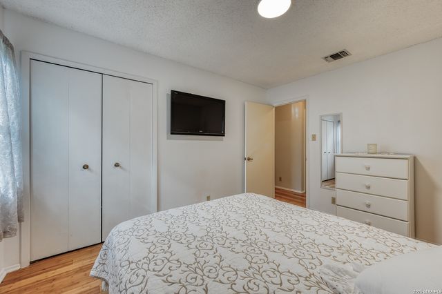 13046 HUNTERS BREEZE ST, San Antonio, TX 78230