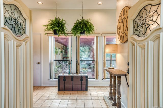 13046 HUNTERS BREEZE ST, San Antonio, TX 78230