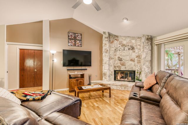 13046 HUNTERS BREEZE ST, San Antonio, TX 78230