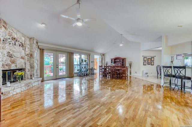 13046 HUNTERS BREEZE ST, San Antonio, TX 78230
